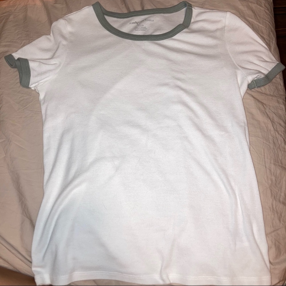 American Eagle Basic White Tshirt- short sleeves
